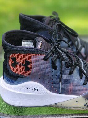 Size 4 Under Armour Mid Sneaker